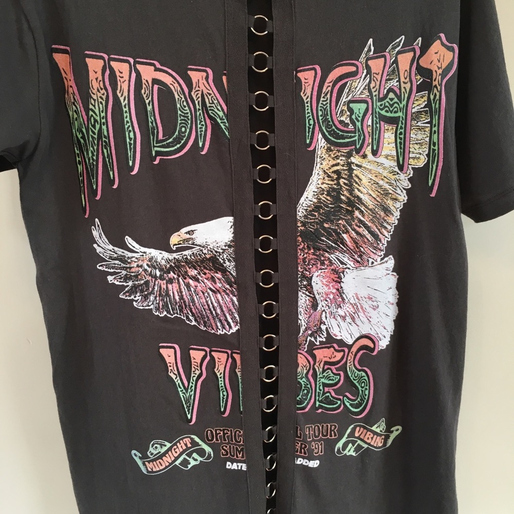 T-shirt - Picture 2 of 2